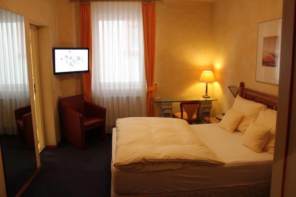 Heidelberger Hof Hotel 4*